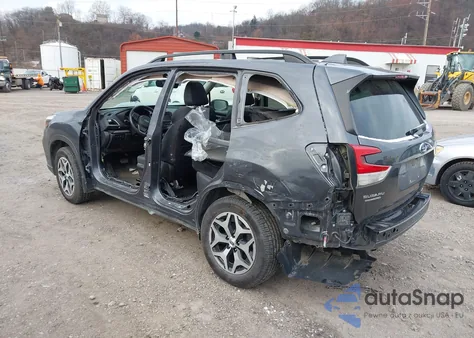 2021 Subaru Forester Premium z USA, uszkodzony, nr VIN JF2SKAJC3MH594481